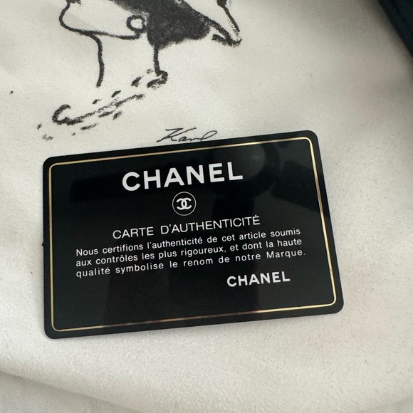 Chanel Bicolor Split Clutch Bag Two-Tone Black and White Clutch ❤️ - Picture 10 of 15